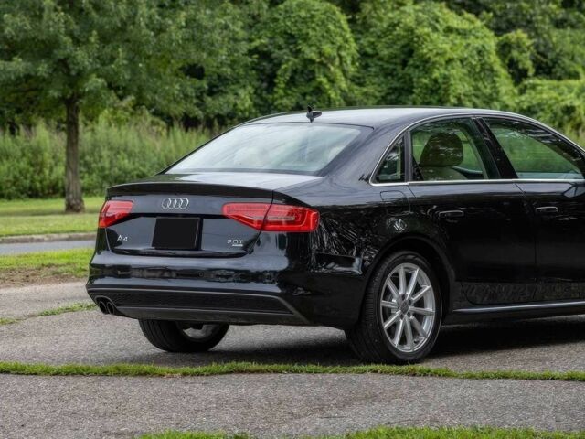Белый Ауди А4, объемом двигателя 2 л и пробегом 137 тыс. км за 5700 $, фото 2 на Automoto.ua