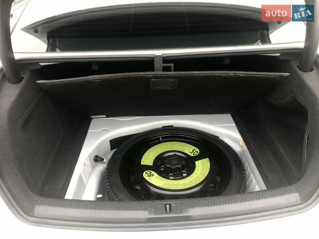 Білий Ауді А4, об'ємом двигуна 2 л та пробігом 157 тис. км за 12000 $, фото 12 на Automoto.ua