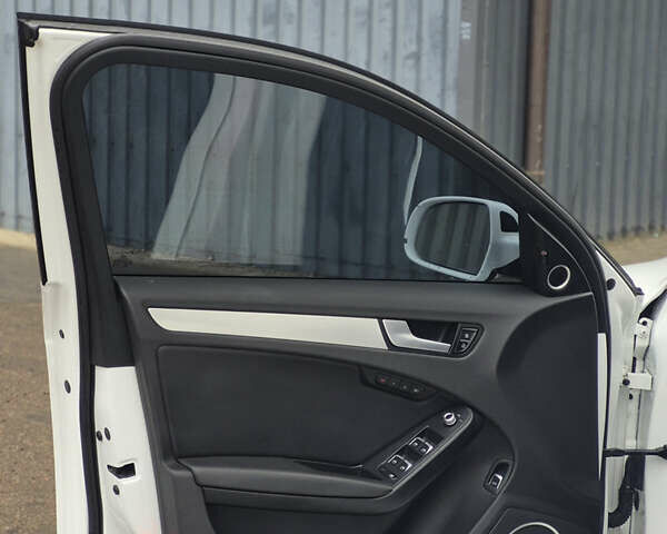 Белый Ауди А4, объемом двигателя 2 л и пробегом 198 тыс. км за 12050 $, фото 38 на Automoto.ua