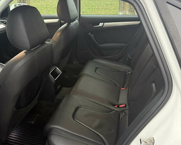 Білий Ауді А4, об'ємом двигуна 2 л та пробігом 291 тис. км за 11500 $, фото 7 на Automoto.ua