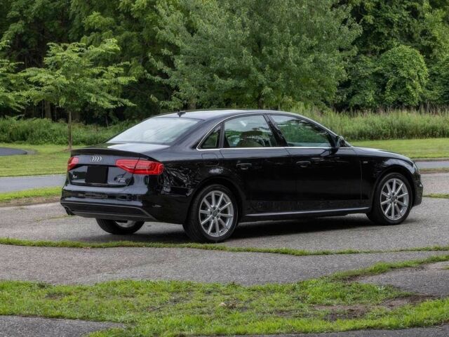 Белый Ауди А4, объемом двигателя 2 л и пробегом 137 тыс. км за 5700 $, фото 3 на Automoto.ua