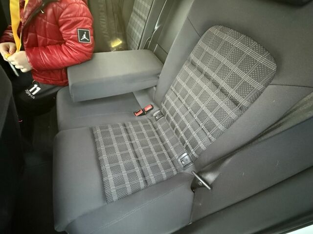 Білий Ауді А4, об'ємом двигуна 2 л та пробігом 238 тис. км за 14000 $, фото 18 на Automoto.ua