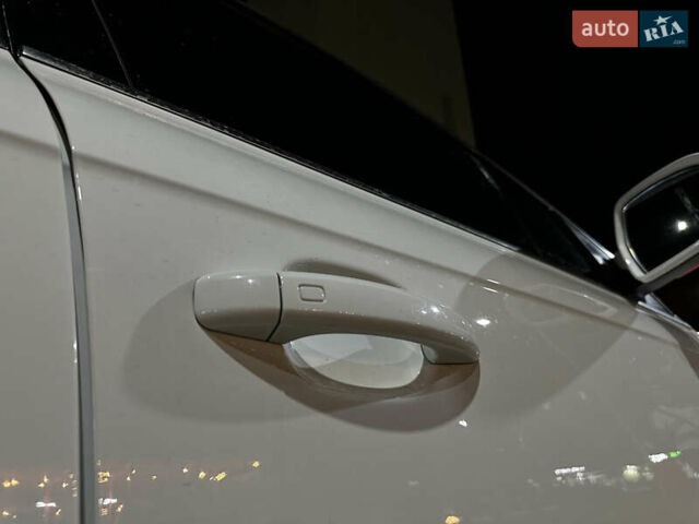 Білий Ауді А4, об'ємом двигуна 1.98 л та пробігом 272 тис. км за 15000 $, фото 27 на Automoto.ua