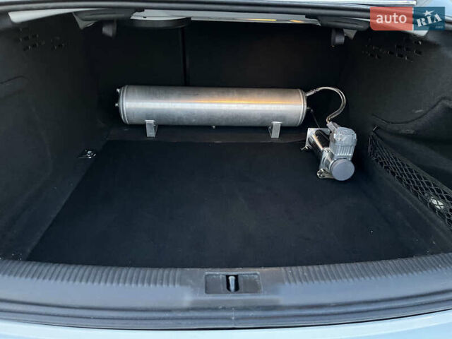 Білий Ауді А4, об'ємом двигуна 1.98 л та пробігом 272 тис. км за 15000 $, фото 55 на Automoto.ua