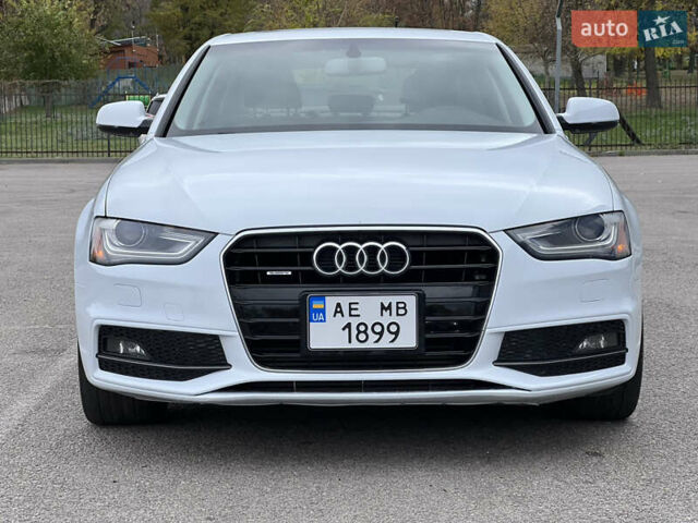 Белый Ауди А4, объемом двигателя 2 л и пробегом 162 тыс. км за 12500 $, фото 1 на Automoto.ua