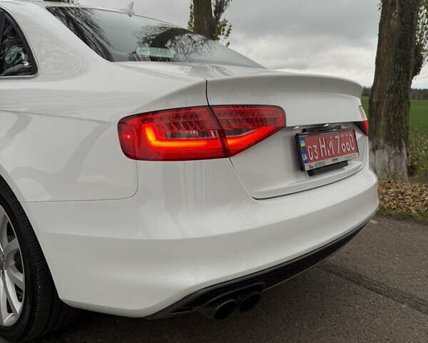 Білий Ауді А4, об'ємом двигуна 2 л та пробігом 291 тис. км за 11100 $, фото 6 на Automoto.ua