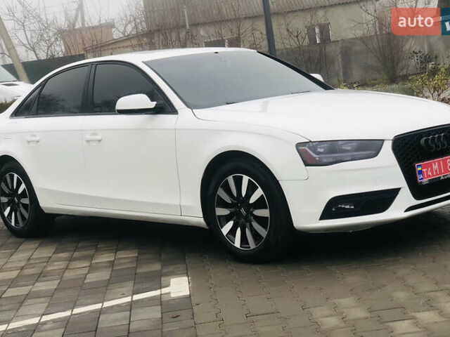 Белый Ауди А4, объемом двигателя 2 л и пробегом 157 тыс. км за 12500 $, фото 3 на Automoto.ua