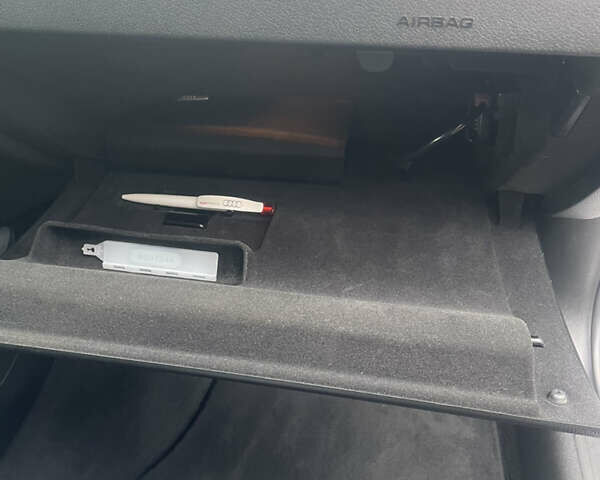 Белый Ауди А4, объемом двигателя 2 л и пробегом 160 тыс. км за 13500 $, фото 65 на Automoto.ua