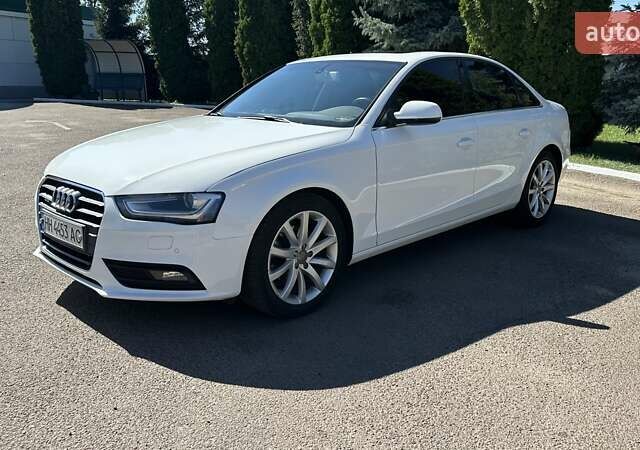 Білий Ауді А4, об'ємом двигуна 1.97 л та пробігом 179 тис. км за 14850 $, фото 5 на Automoto.ua