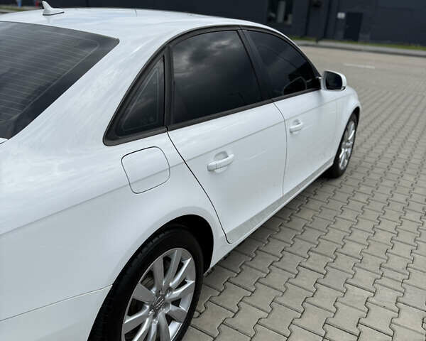 Белый Ауди А4, объемом двигателя 2 л и пробегом 96 тыс. км за 14500 $, фото 3 на Automoto.ua