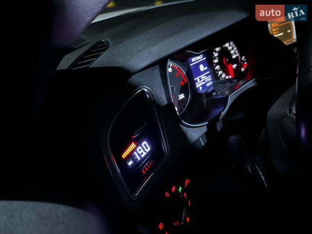 Білий Ауді А4, об'ємом двигуна 1.98 л та пробігом 272 тис. км за 15000 $, фото 26 на Automoto.ua