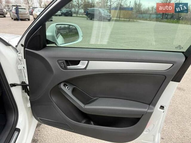 Белый Ауди А4, объемом двигателя 1.98 л и пробегом 245 тыс. км за 12000 $, фото 11 на Automoto.ua