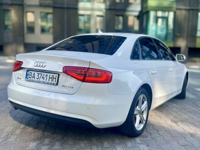 Білий Ауді А4, об'ємом двигуна 2 л та пробігом 154 тис. км за 15750 $, фото 2 на Automoto.ua