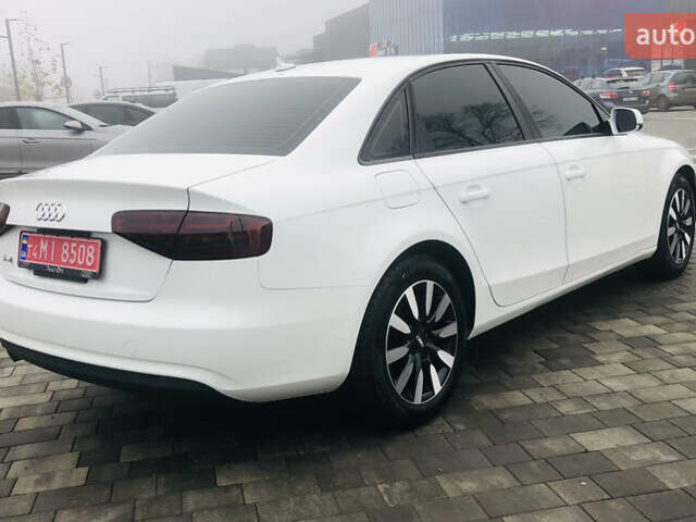 Белый Ауди А4, объемом двигателя 2 л и пробегом 157 тыс. км за 12500 $, фото 5 на Automoto.ua
