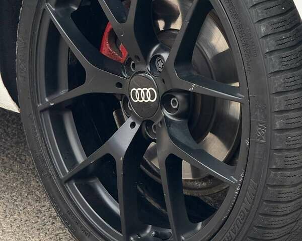 Белый Ауди А4, объемом двигателя 1.98 л и пробегом 245 тыс. км за 12000 $, фото 16 на Automoto.ua