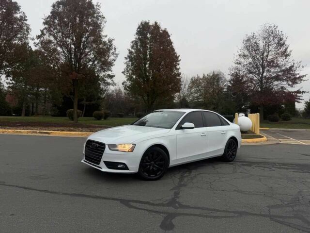 Белый Ауди А4, объемом двигателя 2 л и пробегом 85 тыс. км за 8900 $, фото 2 на Automoto.ua