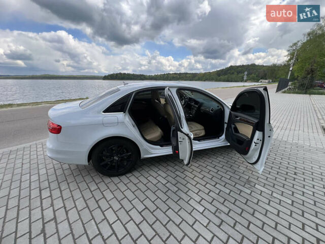 Ауди А4 2014 в Львове на Automoto.ua Белый Ауди А4, объемом двигателя 2 л и пробегом 113 тыс. км за 14450 $, фото 11 на Automoto.ua