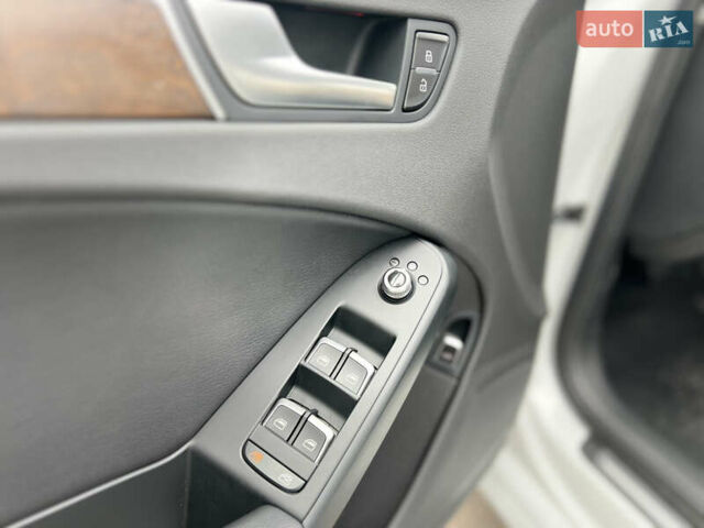 Білий Ауді А4, об'ємом двигуна 1.98 л та пробігом 162 тис. км за 12500 $, фото 14 на Automoto.ua