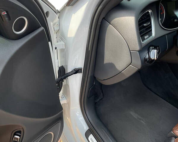 Белый Ауди А4, объемом двигателя 1.98 л и пробегом 288 тыс. км за 16500 $, фото 24 на Automoto.ua