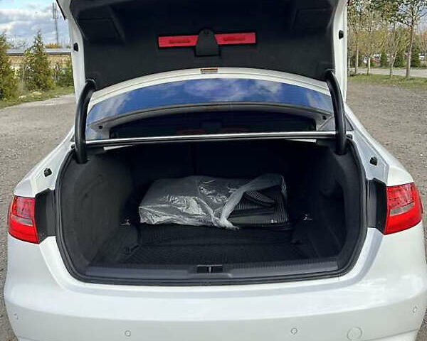 Білий Ауді А4, об'ємом двигуна 1.97 л та пробігом 136 тис. км за 14400 $, фото 21 на Automoto.ua