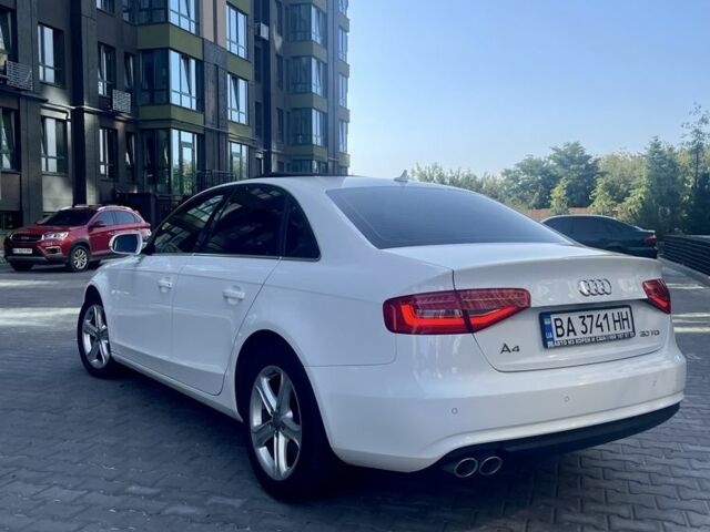 Білий Ауді А4, об'ємом двигуна 2 л та пробігом 154 тис. км за 15750 $, фото 4 на Automoto.ua