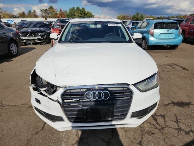 Белый Ауди А4, объемом двигателя 2 л и пробегом 132 тыс. км за 10500 $, фото 4 на Automoto.ua