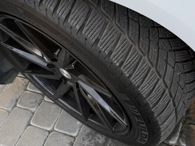 Білий Ауді А4, об'ємом двигуна 2 л та пробігом 238 тис. км за 14000 $, фото 2 на Automoto.ua