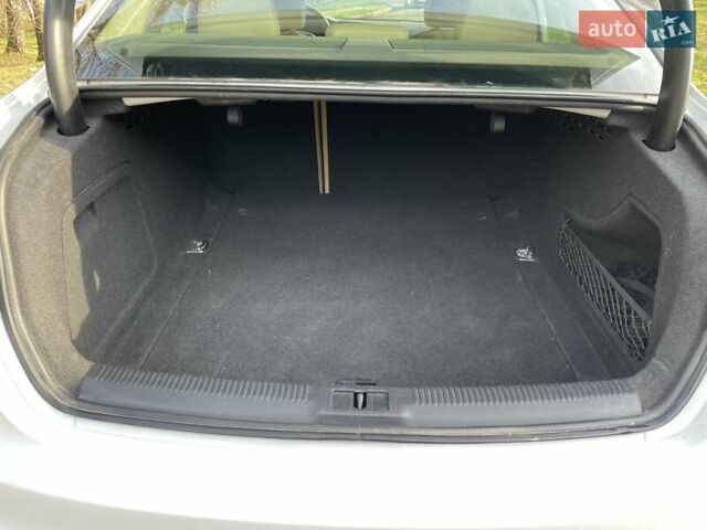 Белый Ауди А4, объемом двигателя 1.98 л и пробегом 138 тыс. км за 13500 $, фото 40 на Automoto.ua