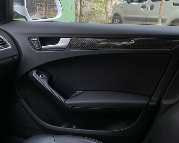 Білий Ауді А4, об'ємом двигуна 2 л та пробігом 272 тис. км за 10500 $, фото 5 на Automoto.ua