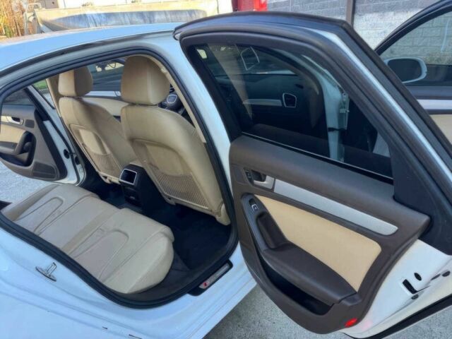 Белый Ауди А4, объемом двигателя 2 л и пробегом 116 тыс. км за 6200 $, фото 9 на Automoto.ua