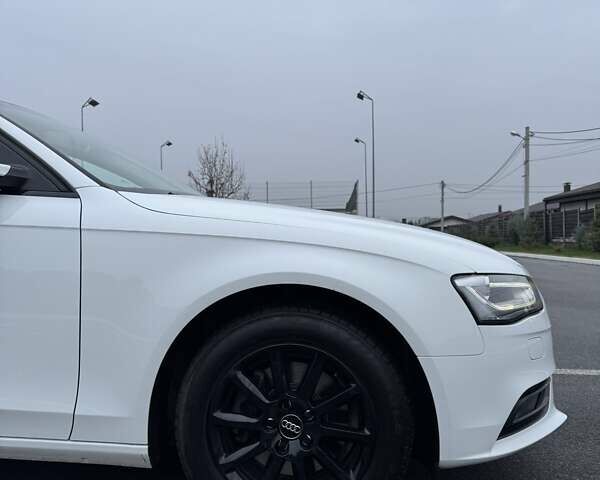 Белый Ауди А4, объемом двигателя 1.8 л и пробегом 120 тыс. км за 15500 $, фото 13 на Automoto.ua