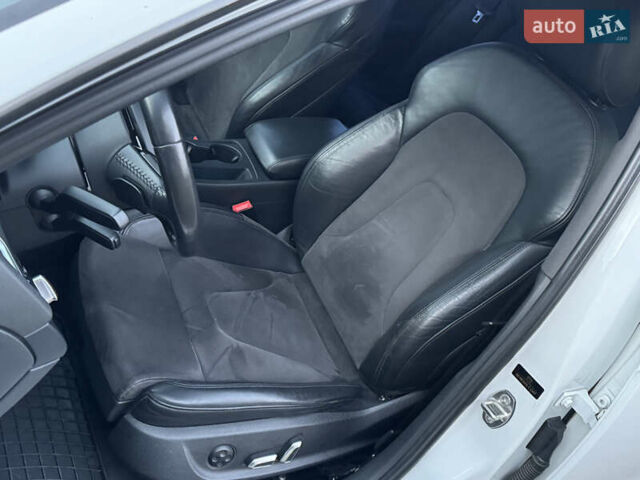 Білий Ауді А4, об'ємом двигуна 2.97 л та пробігом 230 тис. км за 15900 $, фото 17 на Automoto.ua