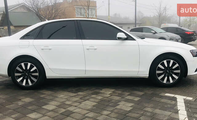 Белый Ауди А4, объемом двигателя 2 л и пробегом 157 тыс. км за 12500 $, фото 4 на Automoto.ua