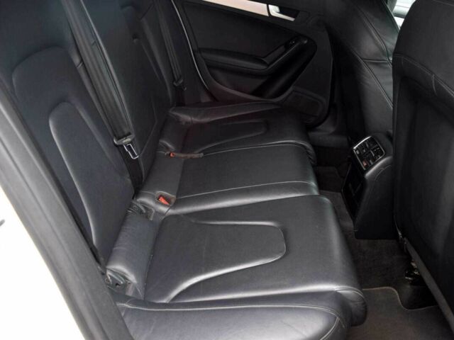 Белый Ауди А4, объемом двигателя 2 л и пробегом 124 тыс. км за 13200 $, фото 5 на Automoto.ua