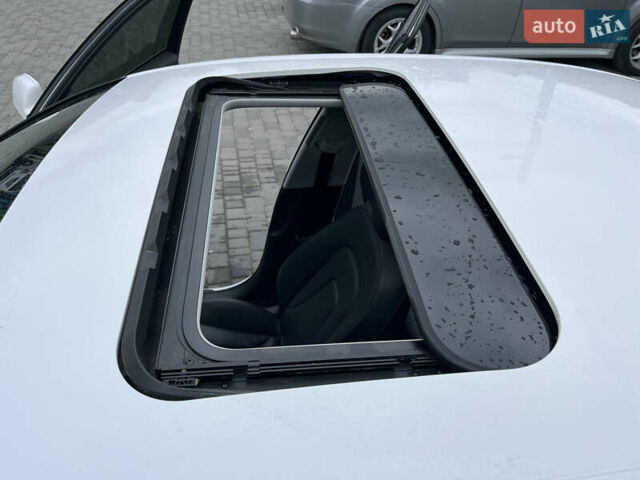 Белый Ауди А4, объемом двигателя 2 л и пробегом 148 тыс. км за 15500 $, фото 12 на Automoto.ua