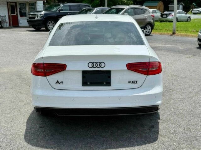 Белый Ауди А4, объемом двигателя 2 л и пробегом 81 тыс. км за 3500 $, фото 4 на Automoto.ua