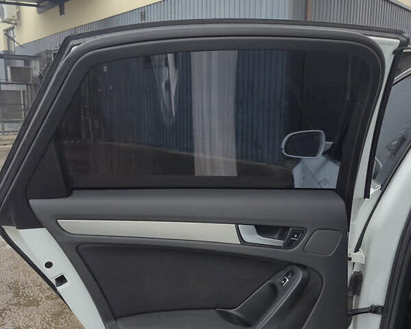 Белый Ауди А4, объемом двигателя 2 л и пробегом 198 тыс. км за 12050 $, фото 40 на Automoto.ua