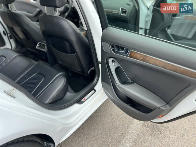 Белый Ауди А4, объемом двигателя 2 л и пробегом 162 тыс. км за 12500 $, фото 10 на Automoto.ua