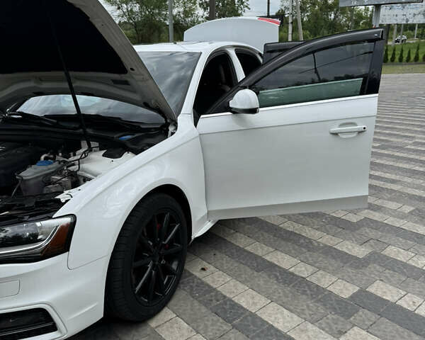 Ауди А4 2015 в Львове на Automoto.ua Белый Ауди А4, объемом двигателя 1.98 л и пробегом 176 тыс. км за 15000 $, фото 5 на Automoto.ua