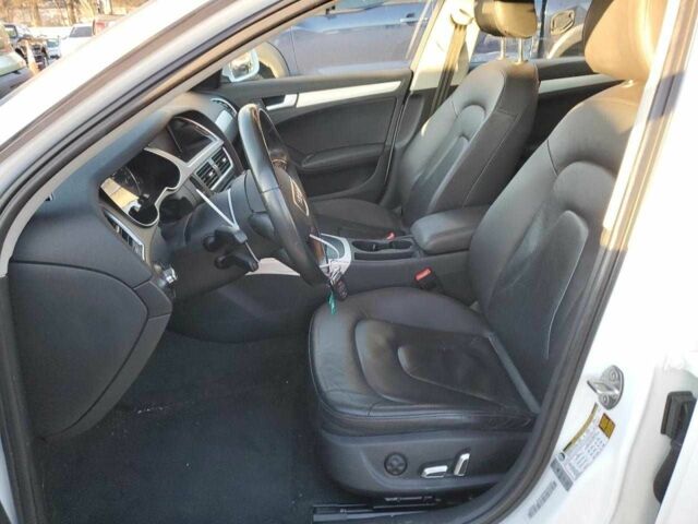 Белый Ауди А4, объемом двигателя 2 л и пробегом 90 тыс. км за 2300 $, фото 6 на Automoto.ua