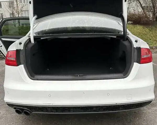 Белый Ауди А4, объемом двигателя 1.98 л и пробегом 128 тыс. км за 12500 $, фото 8 на Automoto.ua