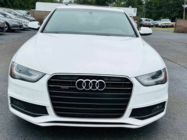 Белый Ауди А4, объемом двигателя 2 л и пробегом 72 тыс. км за 1100 $, фото 1 на Automoto.ua