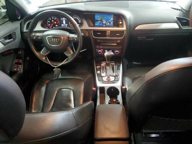 Білий Ауді А4, об'ємом двигуна 2 л та пробігом 140 тис. км за 1400 $, фото 7 на Automoto.ua