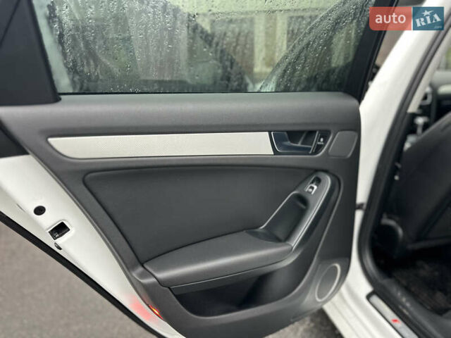 Білий Ауді А4, об'ємом двигуна 2 л та пробігом 202 тис. км за 12999 $, фото 13 на Automoto.ua