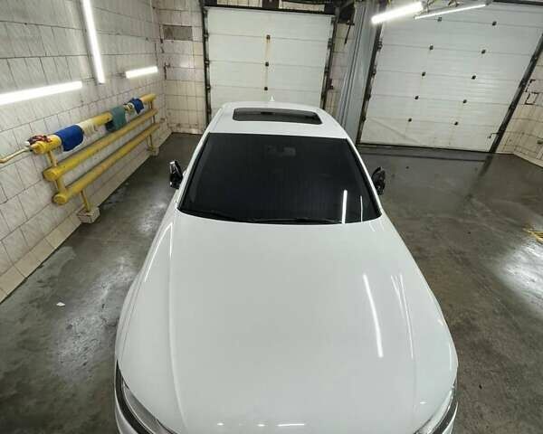 Белый Ауди А4, объемом двигателя 1.97 л и пробегом 193 тыс. км за 16000 $, фото 8 на Automoto.ua