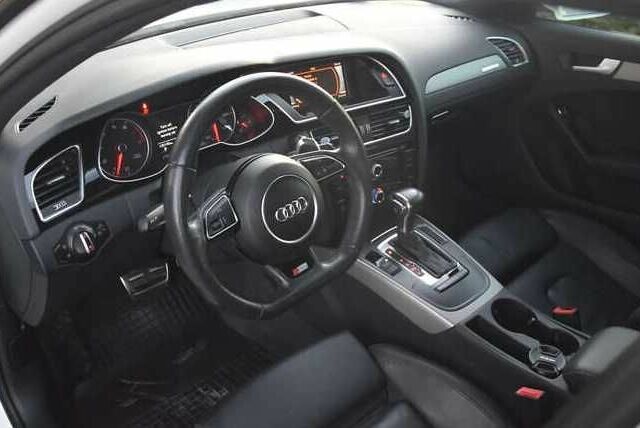 Ауді А4 2015 у Києві на Automoto.ua Білий Ауді А4, об'ємом двигуна 2 л та пробігом 130 тис. км за 10000 $, фото 6 на Automoto.ua