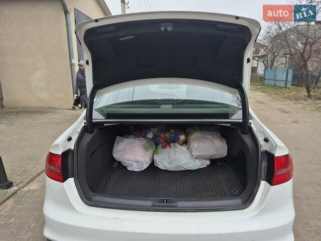 Білий Ауді А4, об'ємом двигуна 0 л та пробігом 244 тис. км за 12500 $, фото 19 на Automoto.ua