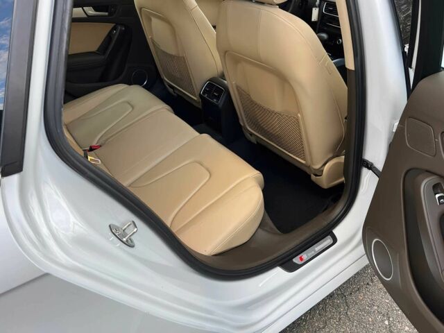 Белый Ауди А4, объемом двигателя 2 л и пробегом 70 тыс. км за 3900 $, фото 10 на Automoto.ua