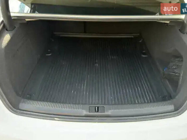 Білий Ауді А4, об'ємом двигуна 1.98 л та пробігом 140 тис. км за 13600 $, фото 7 на Automoto.ua