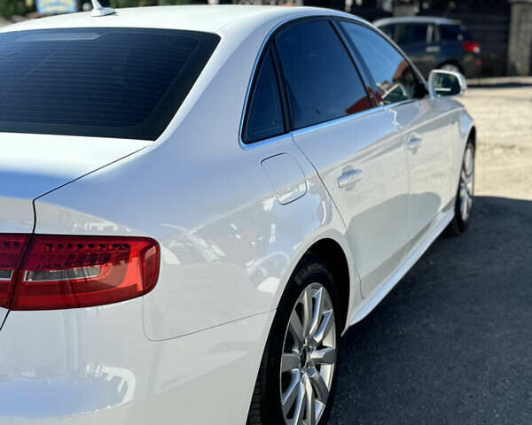 Білий Ауді А4, об'ємом двигуна 2 л та пробігом 205 тис. км за 12500 $, фото 2 на Automoto.ua